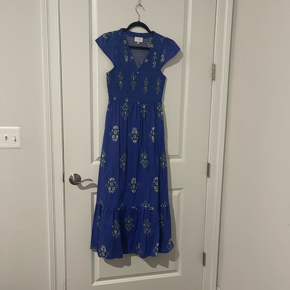 NWOT Blue Floral Maxi Dress with V-Neck and Pockets